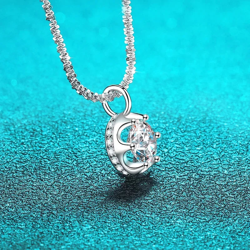 Amora Éclat Moissanite Necklace